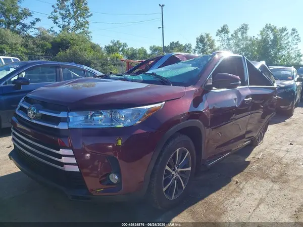 5TDJZRFH7HS361973 2017 TOYOTA HIGHLANDER - Image 2