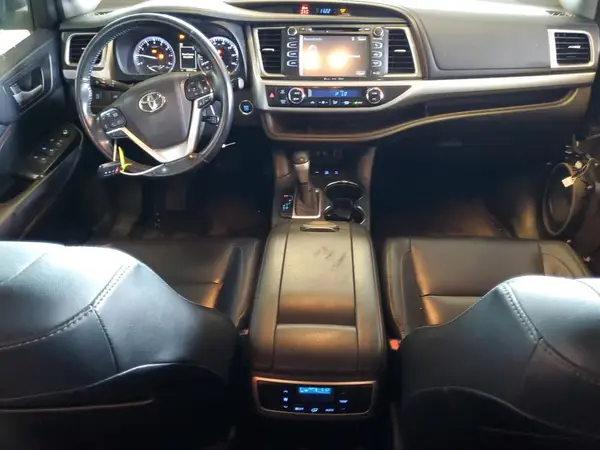 5TDJZRFH7HS362170 2017 TOYOTA HIGHLANDER - Image 8