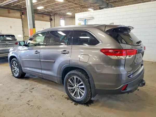 5TDJZRFH7HS362654 2017 TOYOTA HIGHLANDER - Image 2