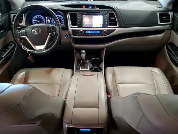 5TDJZRFH7HS362654 2017 TOYOTA HIGHLANDER - Image 8