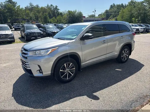 5TDJZRFH7HS362671 2017 TOYOTA HIGHLANDER - Image 2