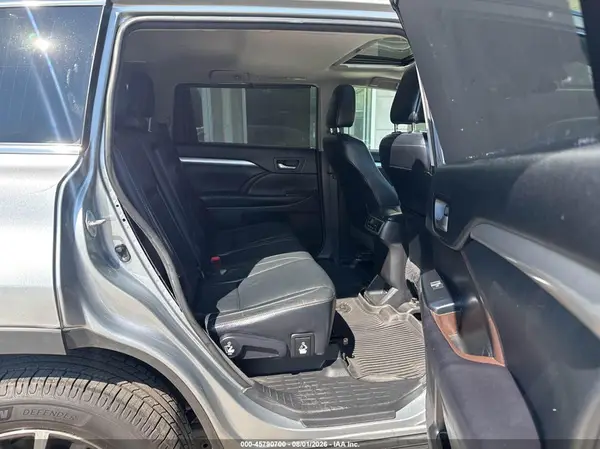5TDJZRFH7HS362671 2017 TOYOTA HIGHLANDER - Image 8