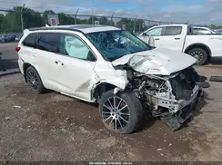 5TDJZRFH7HS370074 2017 TOYOTA HIGHLANDER