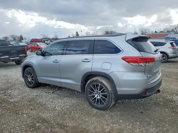 5TDJZRFH7HS378790 2017 TOYOTA HIGHLANDER - Image 2