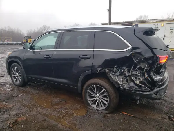 5TDJZRFH7HS379891 2017 TOYOTA HIGHLANDER - Image 2