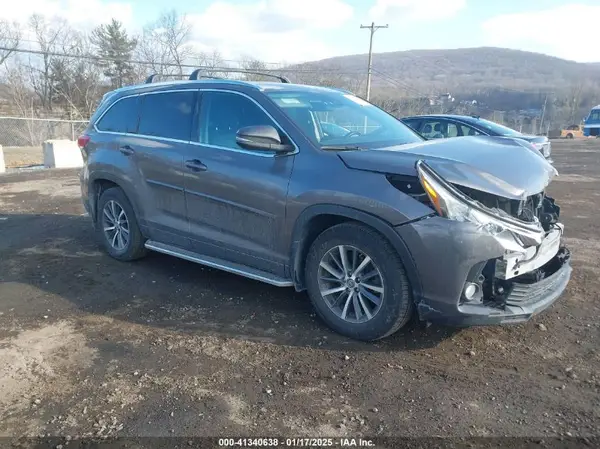 5TDJZRFH7HS381110 2017 TOYOTA HIGHLANDER - Image 1