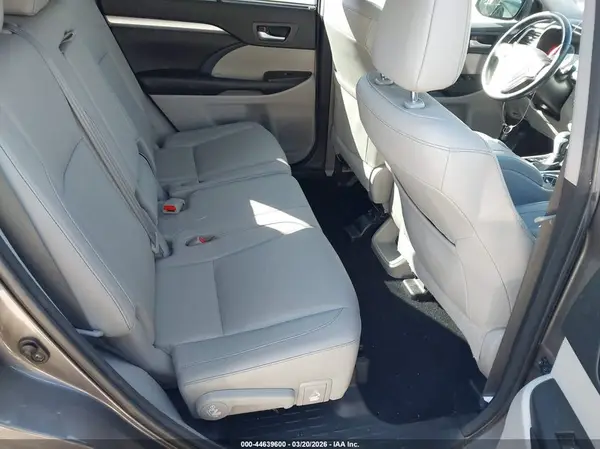5TDJZRFH7HS385058 2017 TOYOTA HIGHLANDER - Image 8