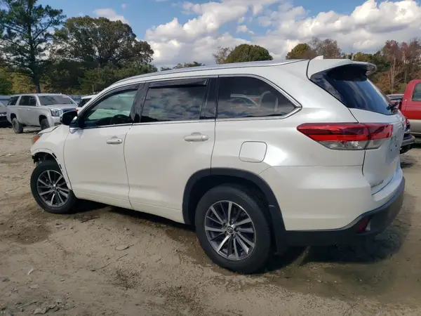 5TDJZRFH7HS389935 2017 TOYOTA HIGHLANDER - Image 2
