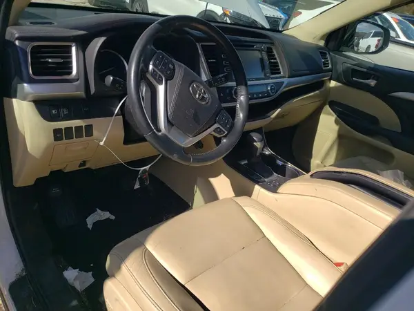 5TDJZRFH7HS389935 2017 TOYOTA HIGHLANDER - Image 8