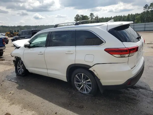 5TDJZRFH7HS392351 2017 TOYOTA HIGHLANDER - Image 2