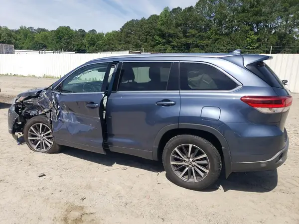 5TDJZRFH7HS399459 2017 TOYOTA HIGHLANDER - Image 2