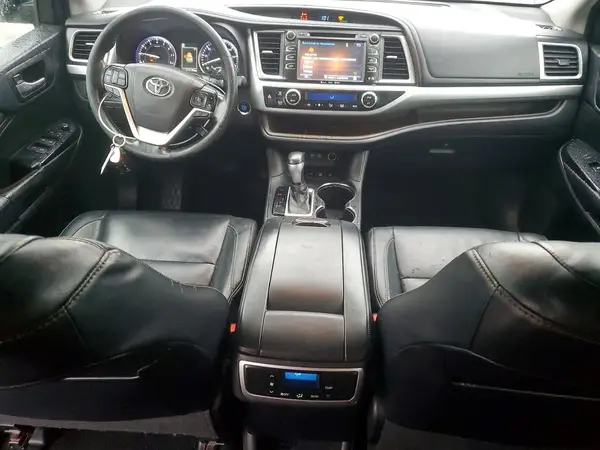 5TDJZRFH7HS410590 2017 TOYOTA HIGHLANDER - Image 8