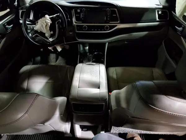 5TDJZRFH7HS410993 2017 TOYOTA HIGHLANDER - Image 8