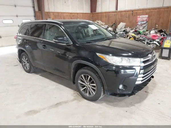 5TDJZRFH7HS411075 2017 TOYOTA HIGHLANDER - Image 1