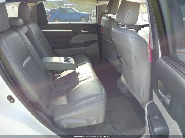 5TDJZRFH7HS418964 2017 TOYOTA HIGHLANDER - Image 8