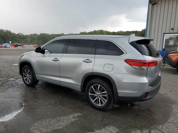 5TDJZRFH7HS419290 2017 TOYOTA HIGHLANDER - Image 2