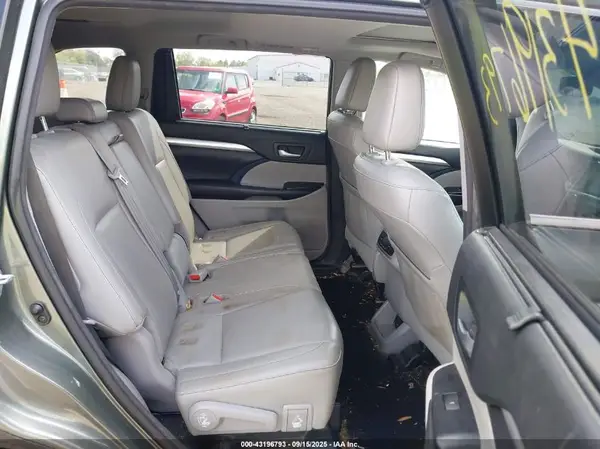 5TDJZRFH7HS420617 2017 TOYOTA HIGHLANDER - Image 8