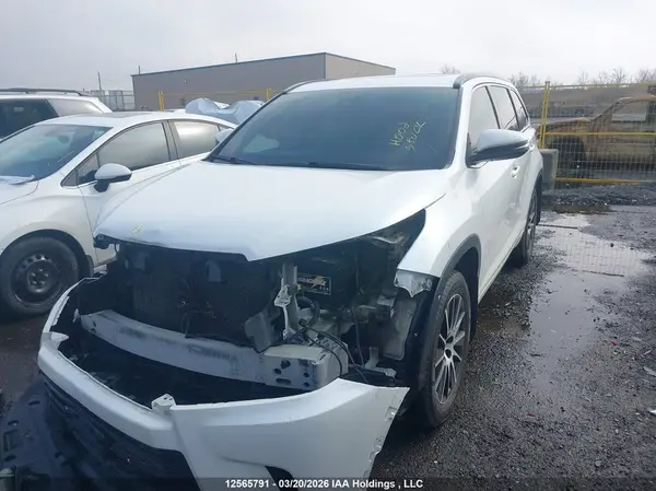 5TDJZRFH7HS428930 2017 TOYOTA HIGHLANDER - Image 2