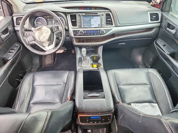 5TDJZRFH7HS429527 2017 TOYOTA HIGHLANDER - Image 8