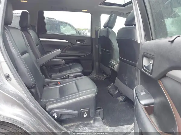 5TDJZRFH7HS435151 2017 TOYOTA HIGHLANDER - Image 8