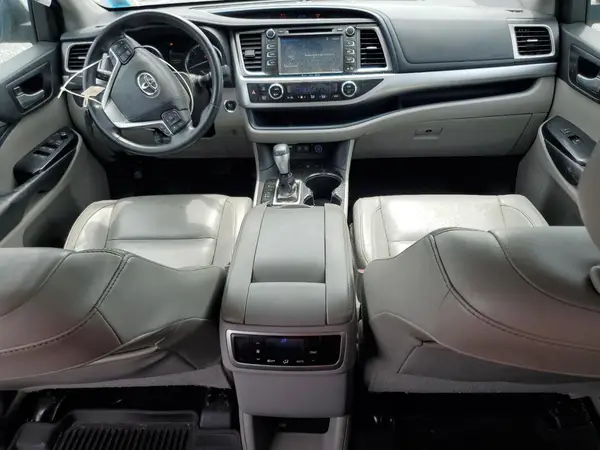 5TDJZRFH7HS450569 2017 TOYOTA HIGHLANDER - Image 8