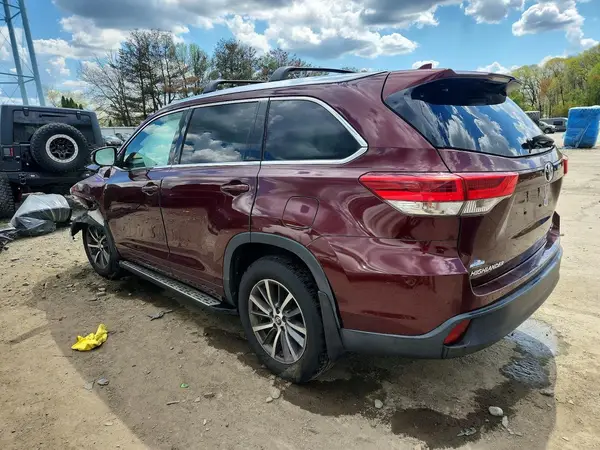 5TDJZRFH7HS453519 2017 TOYOTA HIGHLANDER - Image 2
