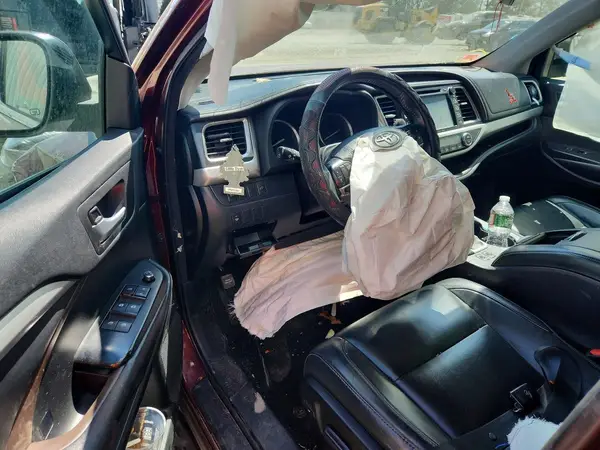 5TDJZRFH7HS453519 2017 TOYOTA HIGHLANDER - Image 8