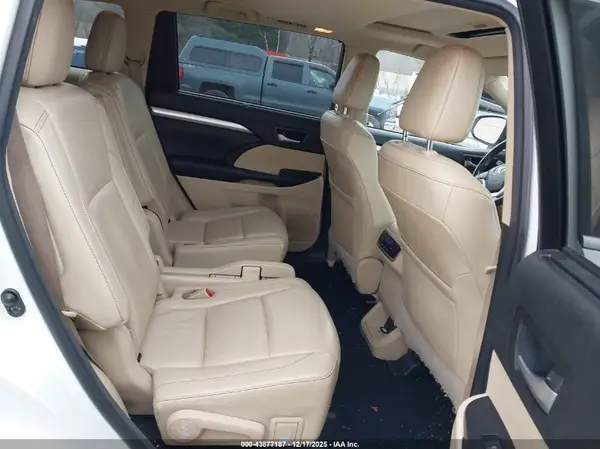 5TDJZRFH7HS456582 2017 TOYOTA HIGHLANDER - Image 8