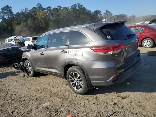 5TDJZRFH7HS462754 2017 TOYOTA HIGHLANDER - Image 2