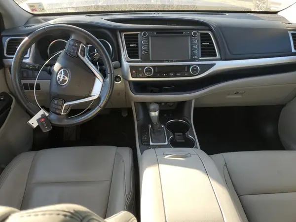 5TDJZRFH7HS462754 2017 TOYOTA HIGHLANDER - Image 8