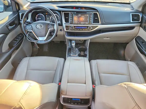 5TDJZRFH7HS462947 2017 TOYOTA HIGHLANDER - Image 8