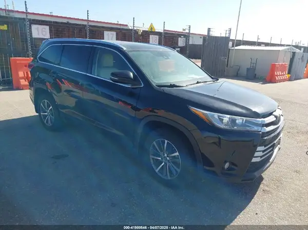 5TDJZRFH7HS462950 2017 TOYOTA HIGHLANDER - Image 1