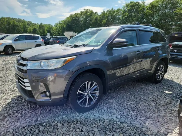 5TDJZRFH7HS468912 2017 TOYOTA HIGHLANDER - Image 1