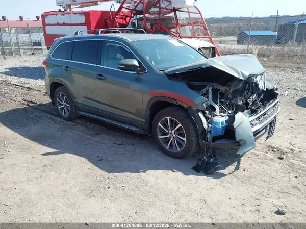 5TDJZRFH7HS469915 2017 TOYOTA HIGHLANDER - Image 1