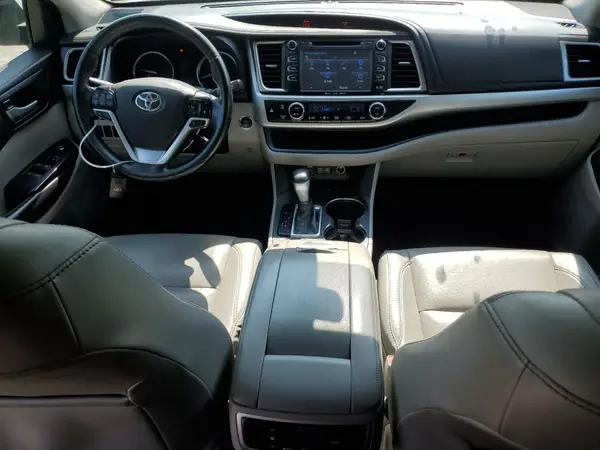 5TDJZRFH7HS473737 2017 TOYOTA HIGHLANDER - Image 8