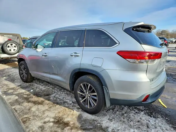 5TDJZRFH7HS474192 2017 TOYOTA HIGHLANDER - Image 2