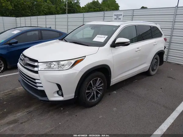 5TDJZRFH7HS474919 2017 TOYOTA HIGHLANDER - Image 2