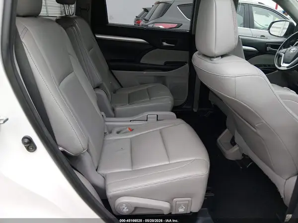 5TDJZRFH7HS474919 2017 TOYOTA HIGHLANDER - Image 8