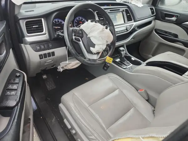 5TDJZRFH7HS483264 2017 TOYOTA HIGHLANDER - Image 8