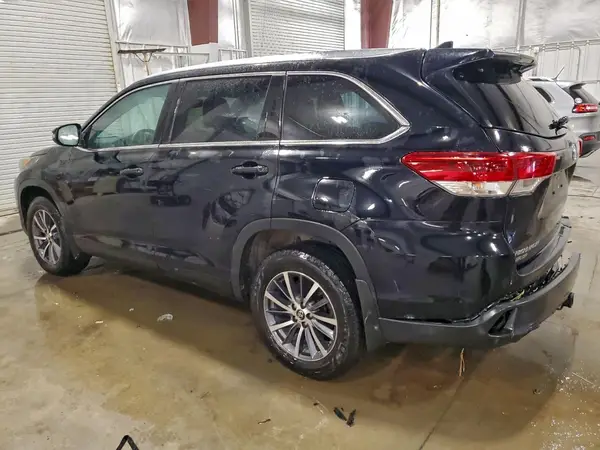 5TDJZRFH7HS507286 2017 TOYOTA HIGHLANDER - Image 2
