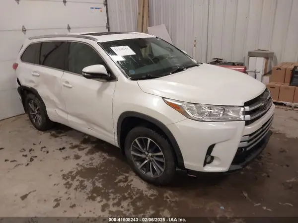 5TDJZRFH7HS507661 2017 TOYOTA HIGHLANDER - Image 1