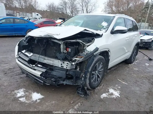5TDJZRFH7HS507837 2017 TOYOTA HIGHLANDER - Image 2
