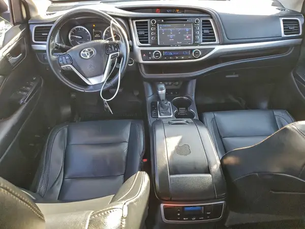5TDJZRFH7HS510429 2017 TOYOTA HIGHLANDER - Image 8