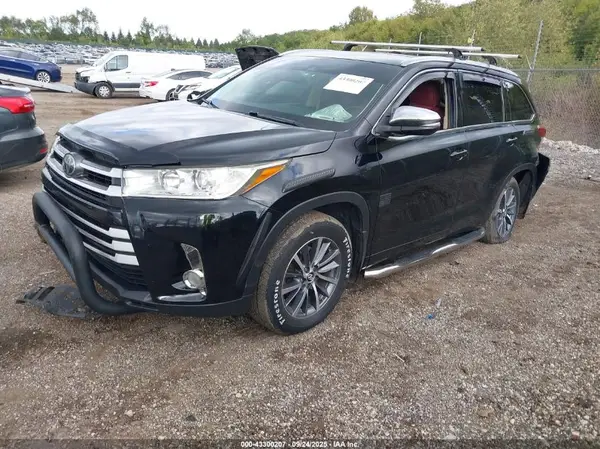 5TDJZRFH7HS511404 2017 TOYOTA HIGHLANDER - Image 2