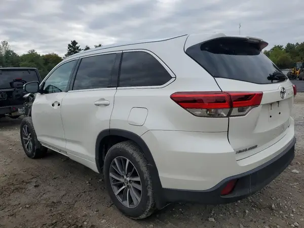 5TDJZRFH7HS513489 2017 TOYOTA HIGHLANDER - Image 2
