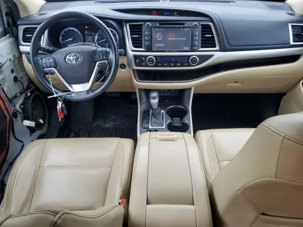 5TDJZRFH7HS513489 2017 TOYOTA HIGHLANDER - Image 8