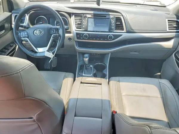 5TDJZRFH7HS514481 2017 TOYOTA HIGHLANDER - Image 8