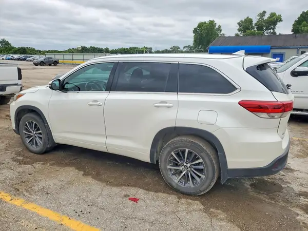 5TDJZRFH7HS515937 2017 TOYOTA HIGHLANDER - Image 2