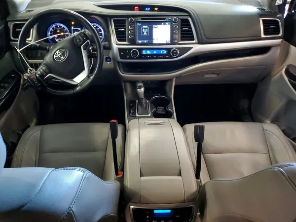5TDJZRFH7HS517316 2017 TOYOTA HIGHLANDER - Image 8