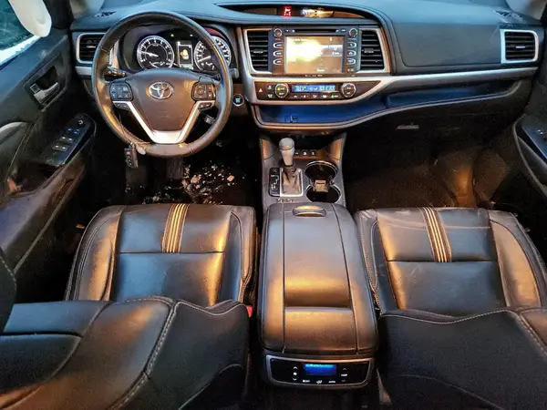 5TDJZRFH7HS517770 2017 TOYOTA HIGHLANDER - Image 8